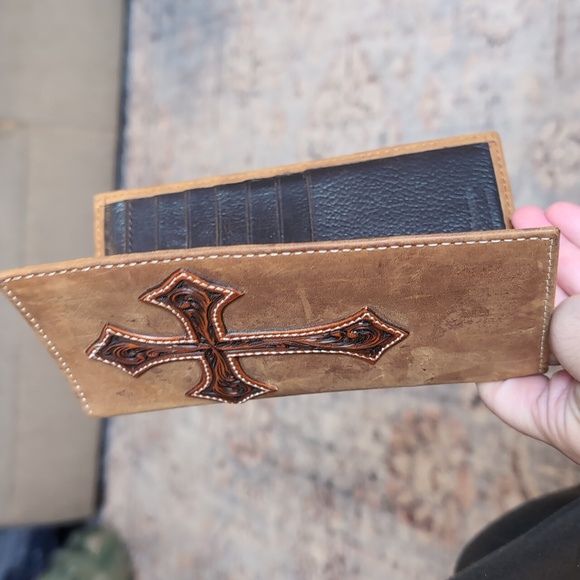 Nocona Genuine Leather Cross Wallet Billfold - Picture 1 of 10